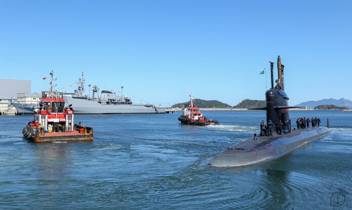 Marinha Do Brasil Recebe O Submarino Riachuelo S Poder Naval