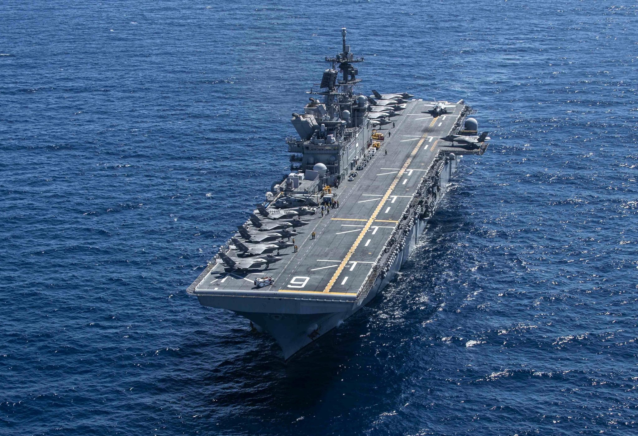 FOTOS: USS America (LHA-6) opera com 13 caças F-35B - Poder Naval - A ...