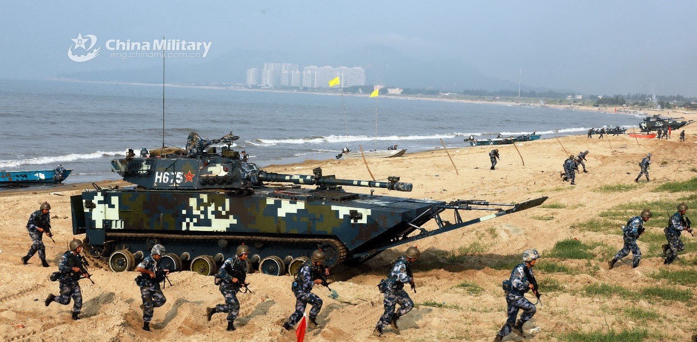China reage a avião militar americano em Taiwan com exercício de invasão -  09/06/2021 - Mundo - Folha