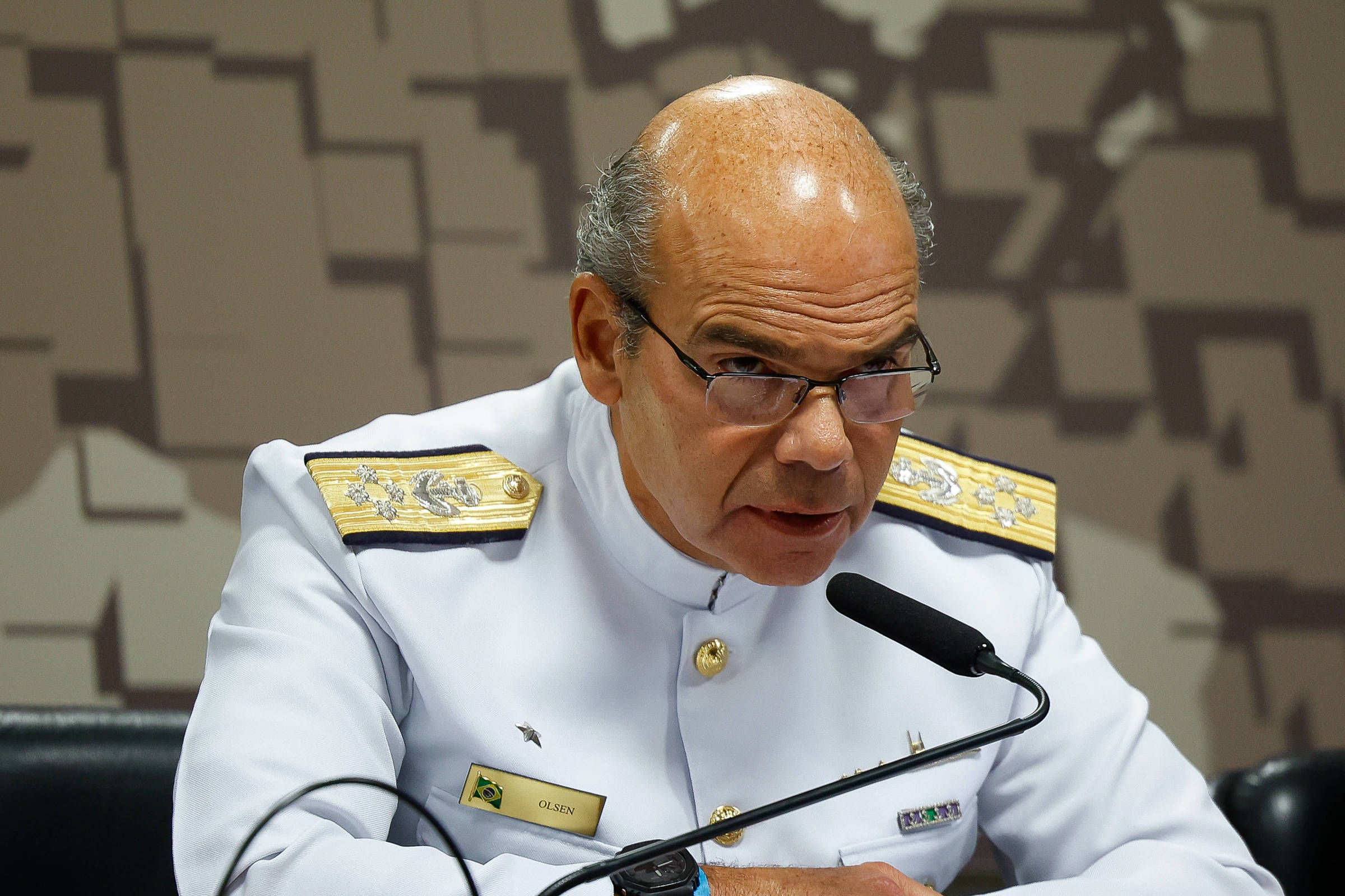 Comandante da Marinha diz que recursos para combater ameaças ao Brasil são insuficientes Poder