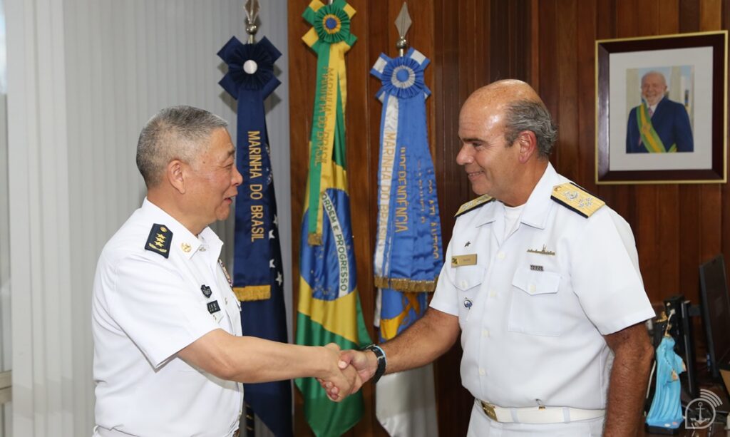 Marinha Do Brasil Recebe Comissário Político Da Marinha Da China Poder Naval