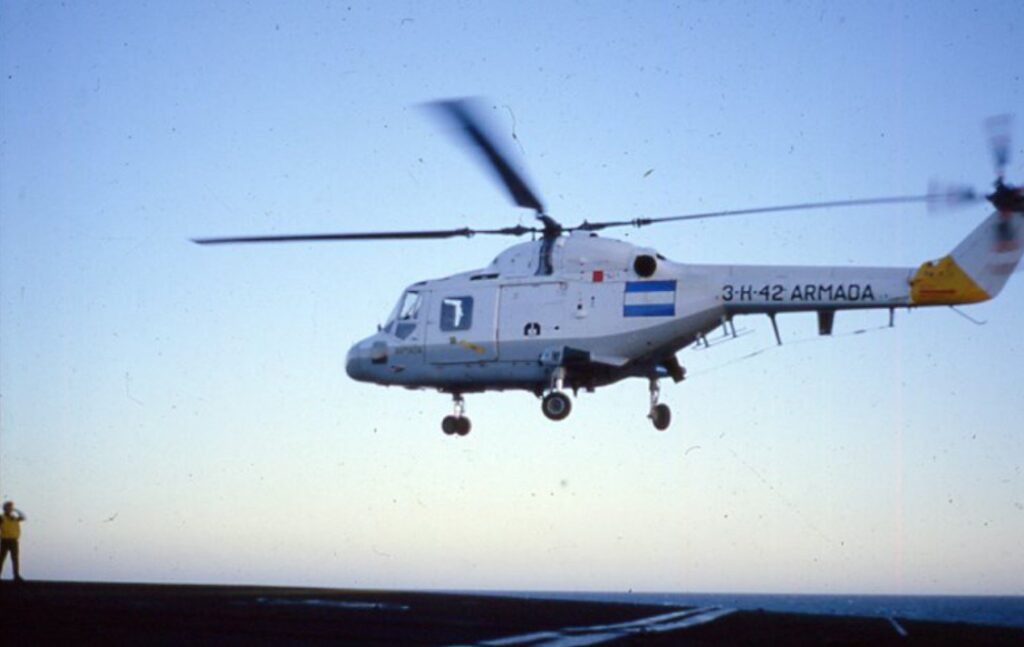 Os helicópteros Westland Lynx Mk.23 na Armada Argentina - Poder Naval