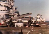 ARA ’25 de Mayo’: muitas aeronaves para um pequeno navio-aeródromo